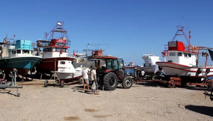 Sinop’ta Balıkçılar, Yeni Balık Avı Sezonuna Hazırlanıyor