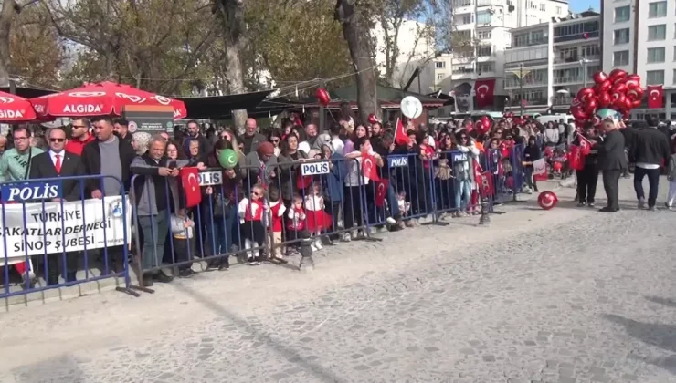 Sinop’ta Cumhuriyet Bayramı Kutlamaları Renkli Görüntülere Sahne Oldu